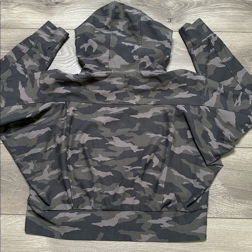 Athleta Farallon‎ Pullover Hoodie Green Camo Size Small/Medium - Picture 8 of 14